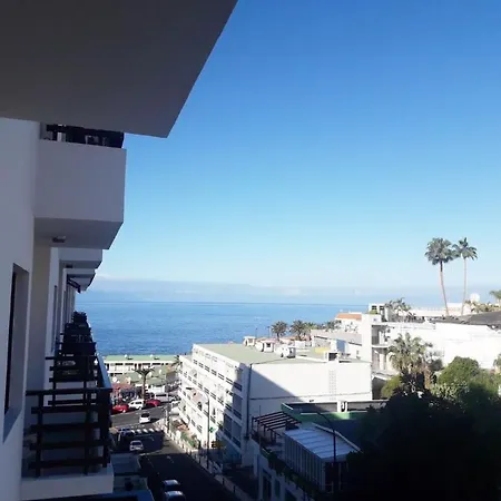 100 Meters From The Beach. Appartamento *