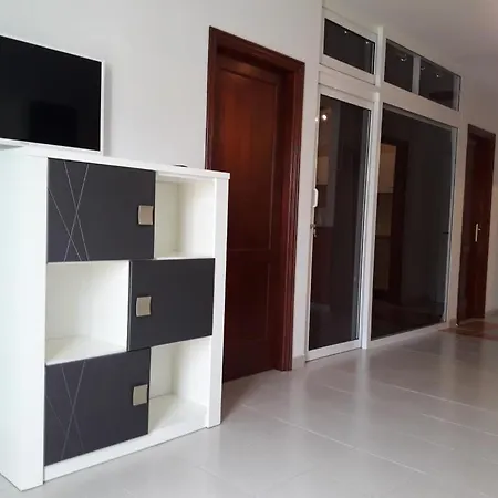 Appartamento 100 Meters From The Beach. *
